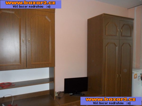 garsoniéra s balkonem  28 m - zařízená.  4 000,- měsíčně