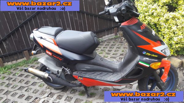 Prodám aprillia 125 sr R. v.2002 nová STK  cena 20000 20