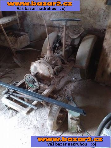 Traktor - domaděl