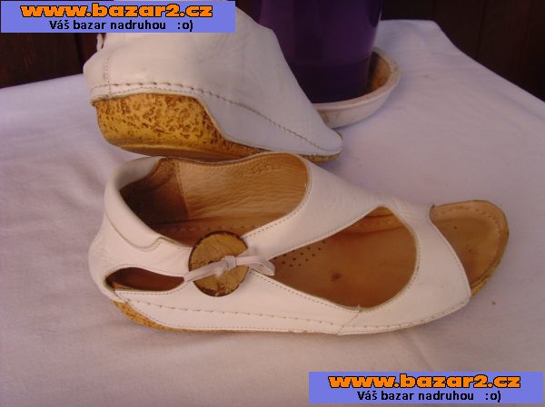 HUSH PUPPIES sněhobílé boty - v.39 stélka 25 
