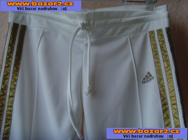 ADIDAS - NOVÁ elegantně sportovní souprava SNĚHOBÍLÁ vel.S - luxus