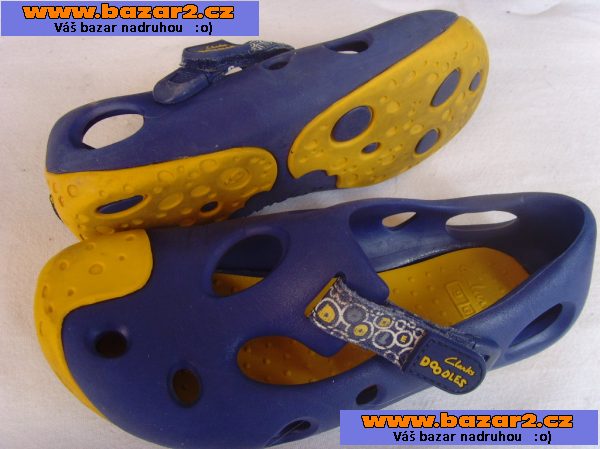 CLARKS crocs - jako nové velikost psaná 9 stélka 17cm