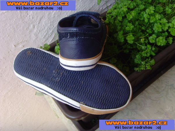 FF černé kecky na suché zipy v. 28/10 st.18cm