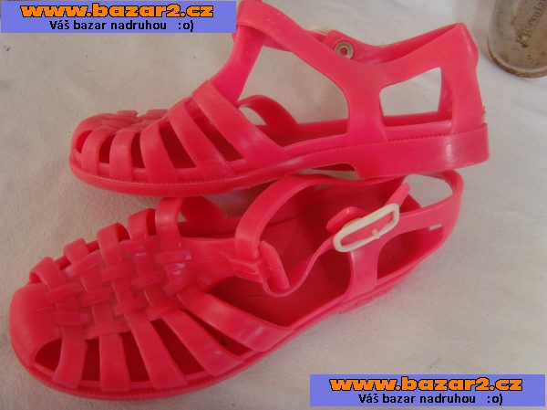 Růžové - měkoučké botky ve velikosti  32  a stélka 19 cm