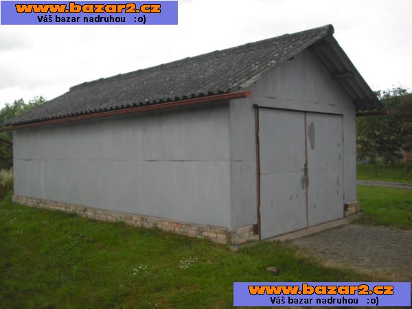Plechová garáž