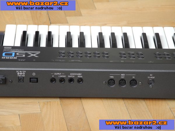 Korg X5D a příslušenství