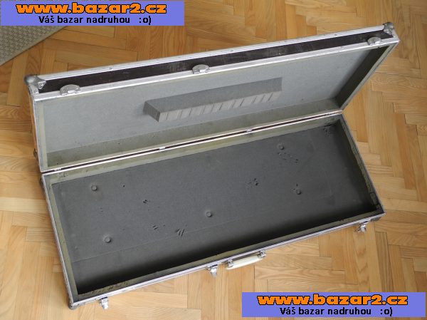 Korg X5D a příslušenství