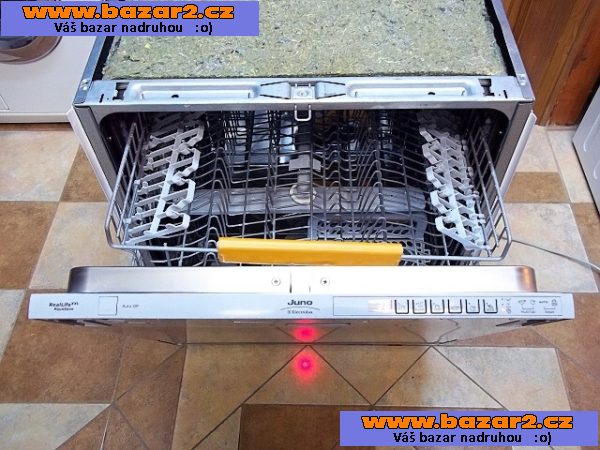 Myčka nádobí vestavná ELECTROLUX integrovaná