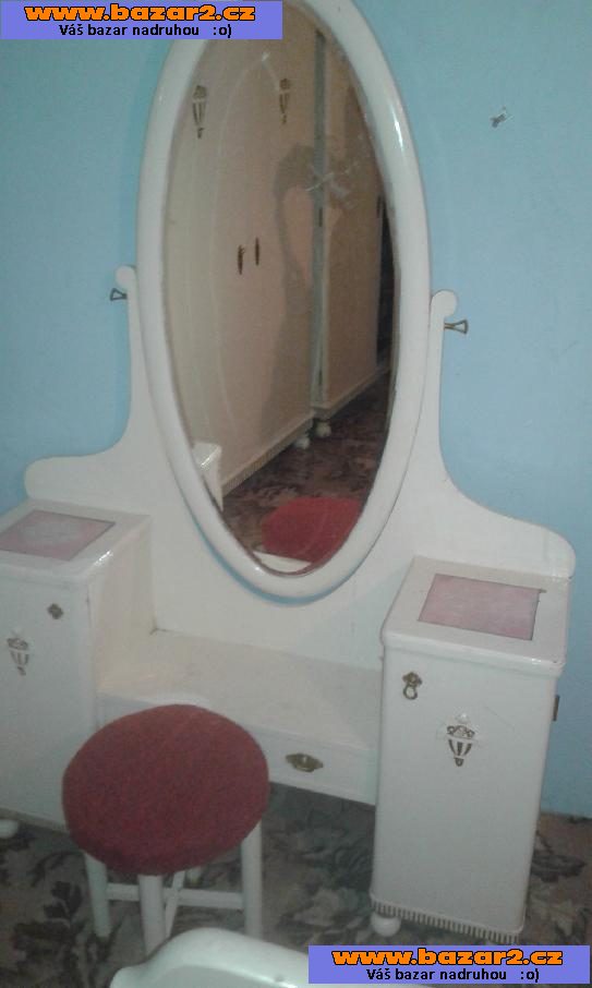 Starožitný ložnicový set