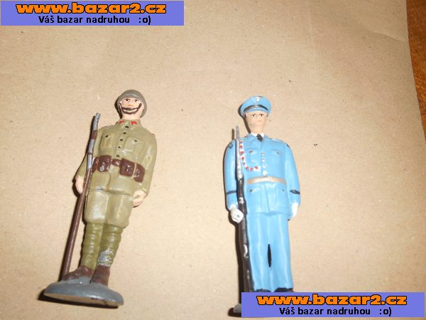 Cínoví vojáčci a další cínové figurky