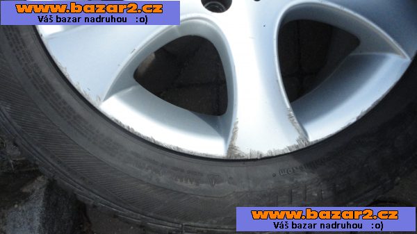 Čtyři alukola 195/60 R15. 
