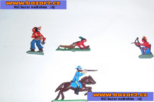 Cínoví vojáčci a další cínové figurky