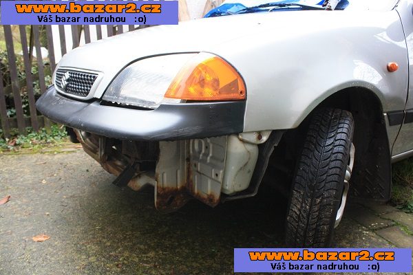 SUZUKI SWIFT 1,0 bouraný, STK 04/2018