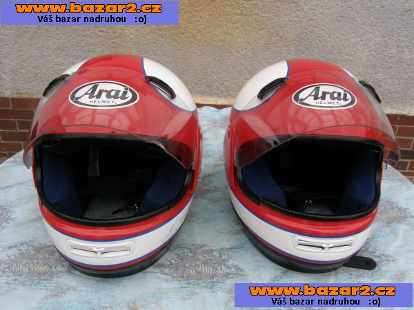 Motopřilby- ARAI.