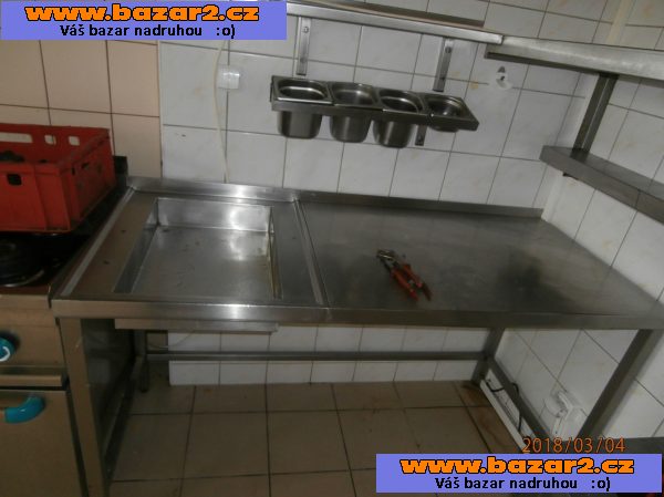 pracovní stůl