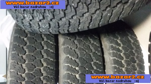 Celorocni pneu 245/75/ R17