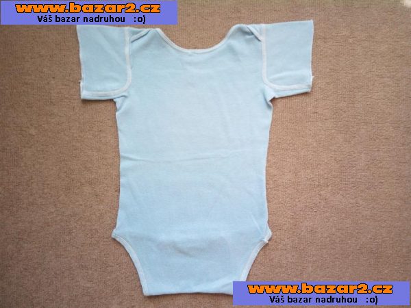 Světle modré letní body