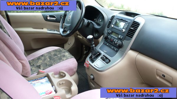 Kia Carnival EX+zimní pneu+nárazník -zlatá metalíza