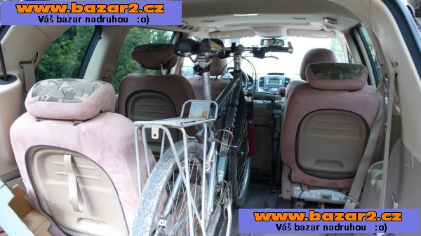 Kia Carnival EX+zimní pneu+nárazník -zlatá metalíza