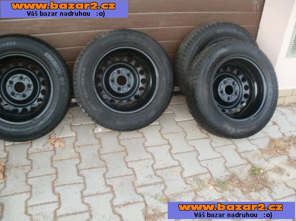 PNEU NA DISKÁCH -PLECH- ZIMNÍ 195/65 R 15 M+S 91 T.   SAVA.