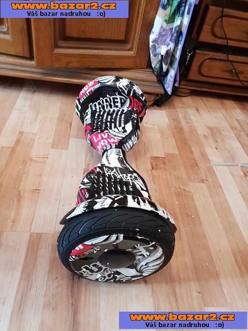 Malý nový hoverboard