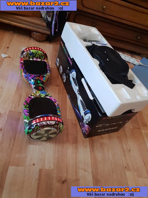 Malý nový hoverboard