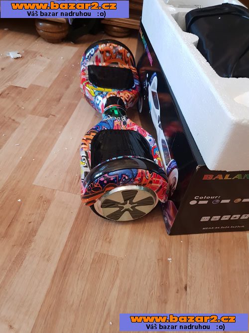 Malý nový hoverboard