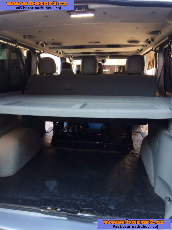 Opel Vivaro 2,5CDTI, 107kW, 8 míst