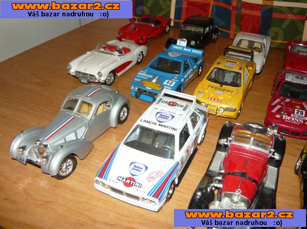 Modely aut Burago Made in Italy 1:24