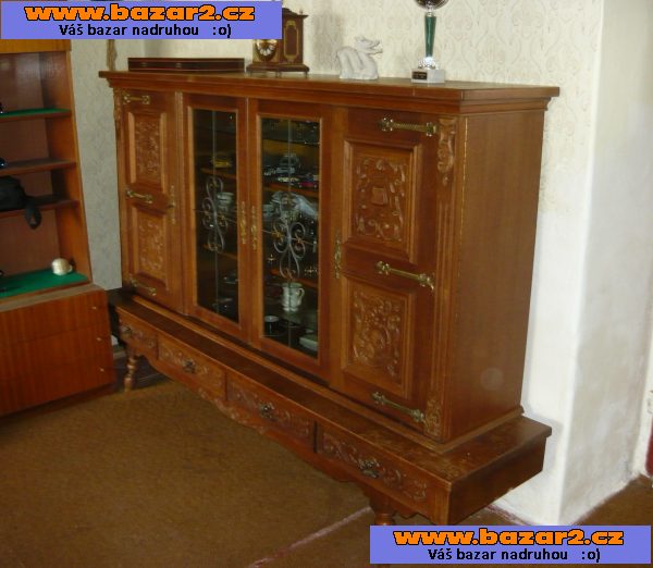 Starožitná, vyřezávaná, zdobená skříň/příborník/sekretář