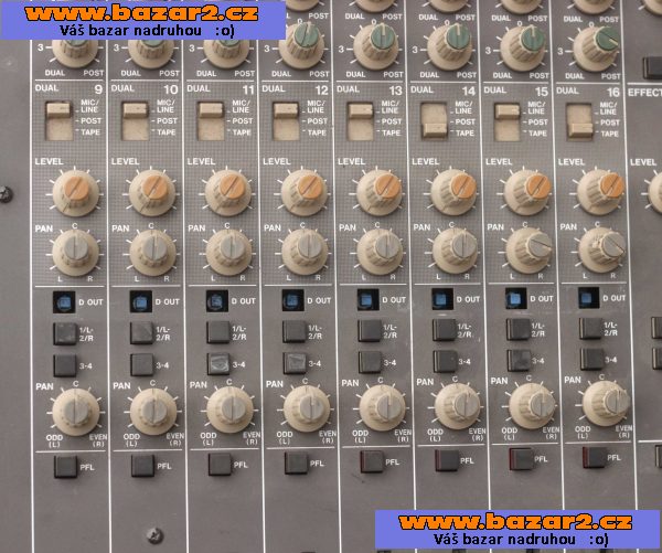 Studiový mixpult Tascam M-1508