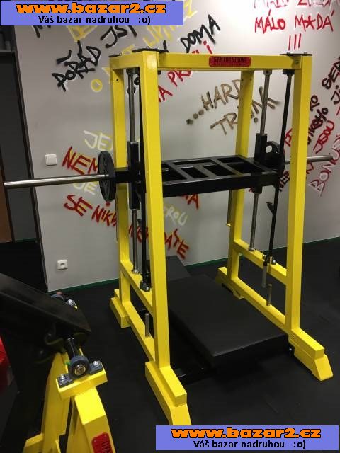 Fitness stroje