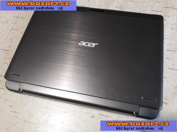 Acer Switch One 10 64GB + dock s 500GB HDD a klávesnicí Iron Black. 