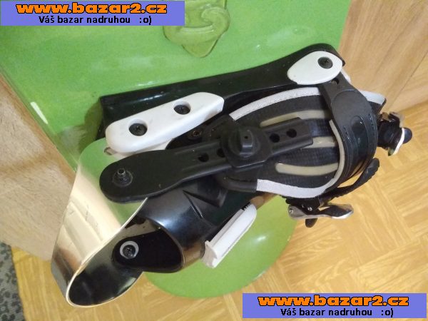 Komplekt snowboard, vázání a vak