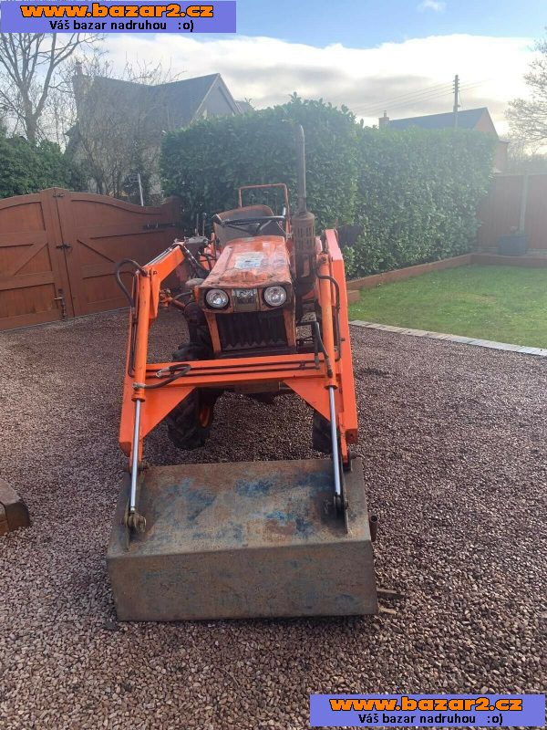  Traktor Kubota 71B0 .0 + kompletní čelní nakladač
