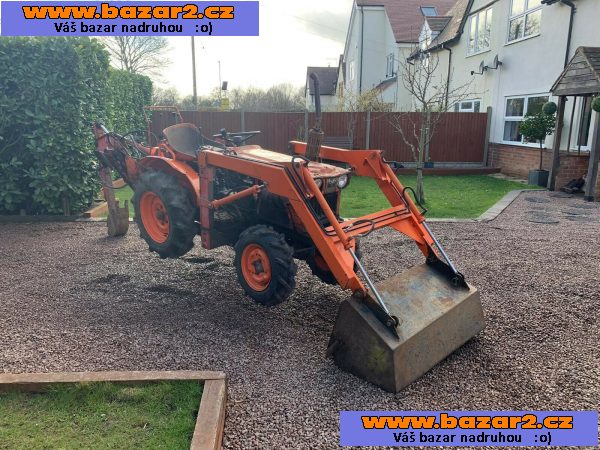  Traktor Kubota 71B0 .0 + kompletní čelní nakladač