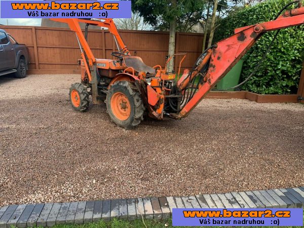  Traktor Kubota 71B0 .0 + kompletní čelní nakladač