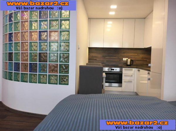 Pronájem bytu 1+kk 34m2, Jesenice