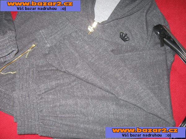 Dámská souprava Adidas z limitované série Respect Me . Nová,pc 1.400Kč