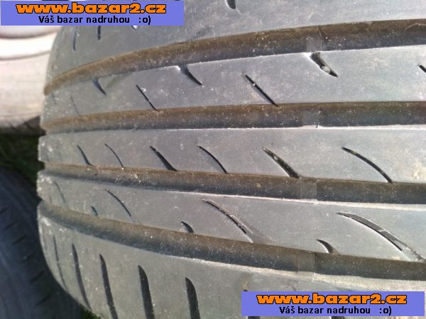 Letní pneu 215/55/R16 s disky pro Citroen nebo Peugeot