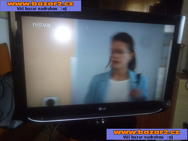 LG - 32LT75 Úhlopříčka 84cm LCD so zabudovanym 160GB HDD