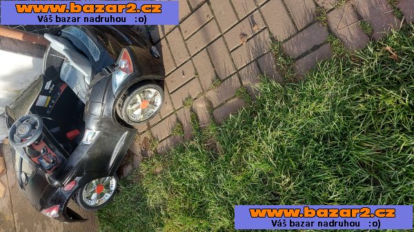 Dětské elektrické autíčko 