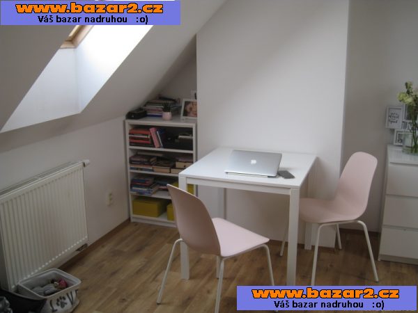 Prodej bytu 1+kk (34m2), zděný dům, OV, společná zahrada (704m2), ul. Do Polí