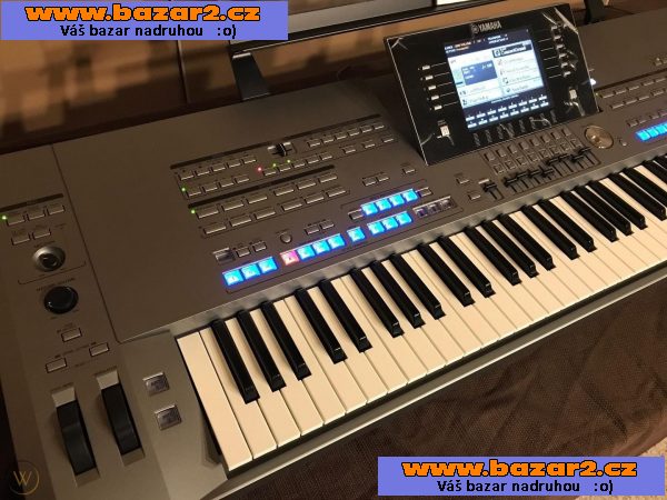 acessível Yamaha tyros 5, Yamaha PSR S900, CDJ-2000NXS2, DJ DJM-750MK2 Korg Pa4X