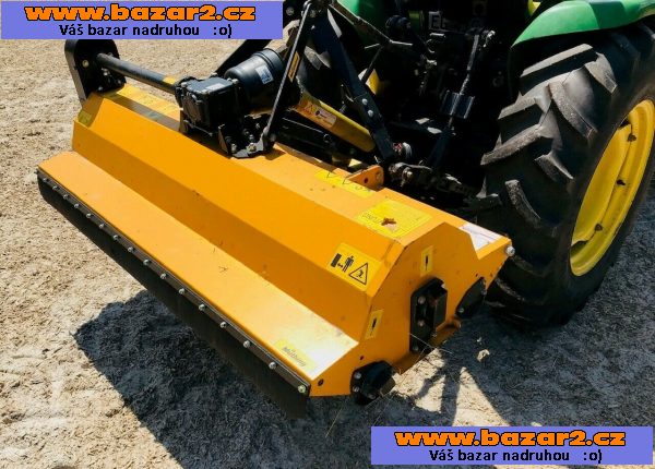 Traktor John Deere 4HST/ 300