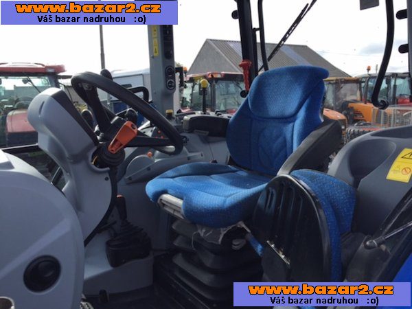 Traktor New Holland T5I1c05c s nakladačem