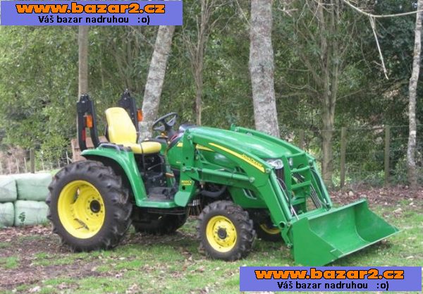2016 John Deere 3320