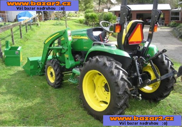 2016 John Deere 3320