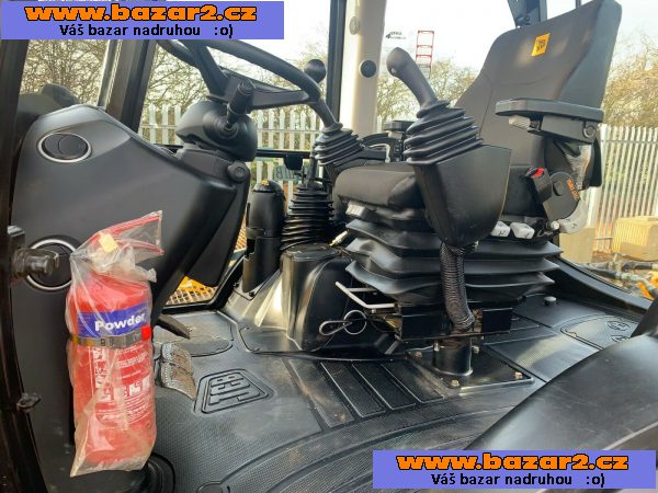 Top stav JCB 4CX Contractorr - velmi dobrý technický stav