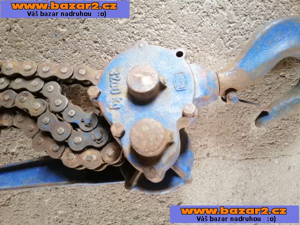 řehtačkový zvedák brano 3200t